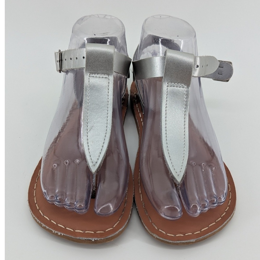 SaltWater Sandals by Hoy Shoe Co Silver Metallic Leather T-Strap Sandals Size 5.